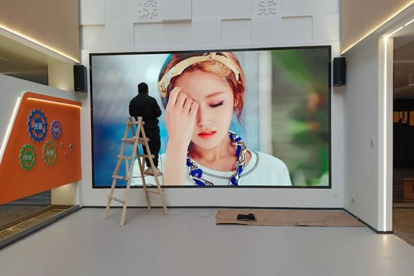 全彩室內(nèi)LED顯示屏價格多少錢一平方？